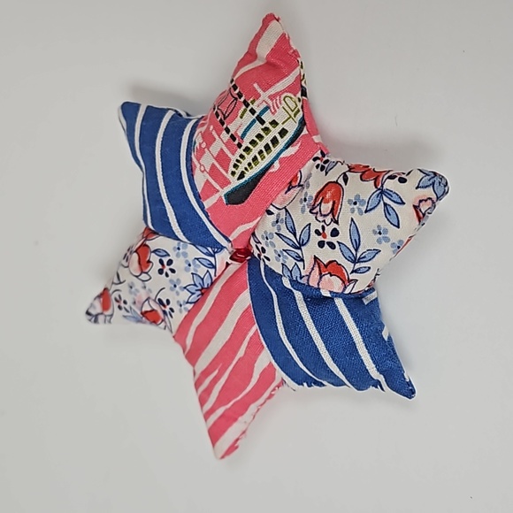 Vintage patchwork pin cushion in a star shape - Picture 1 of 2